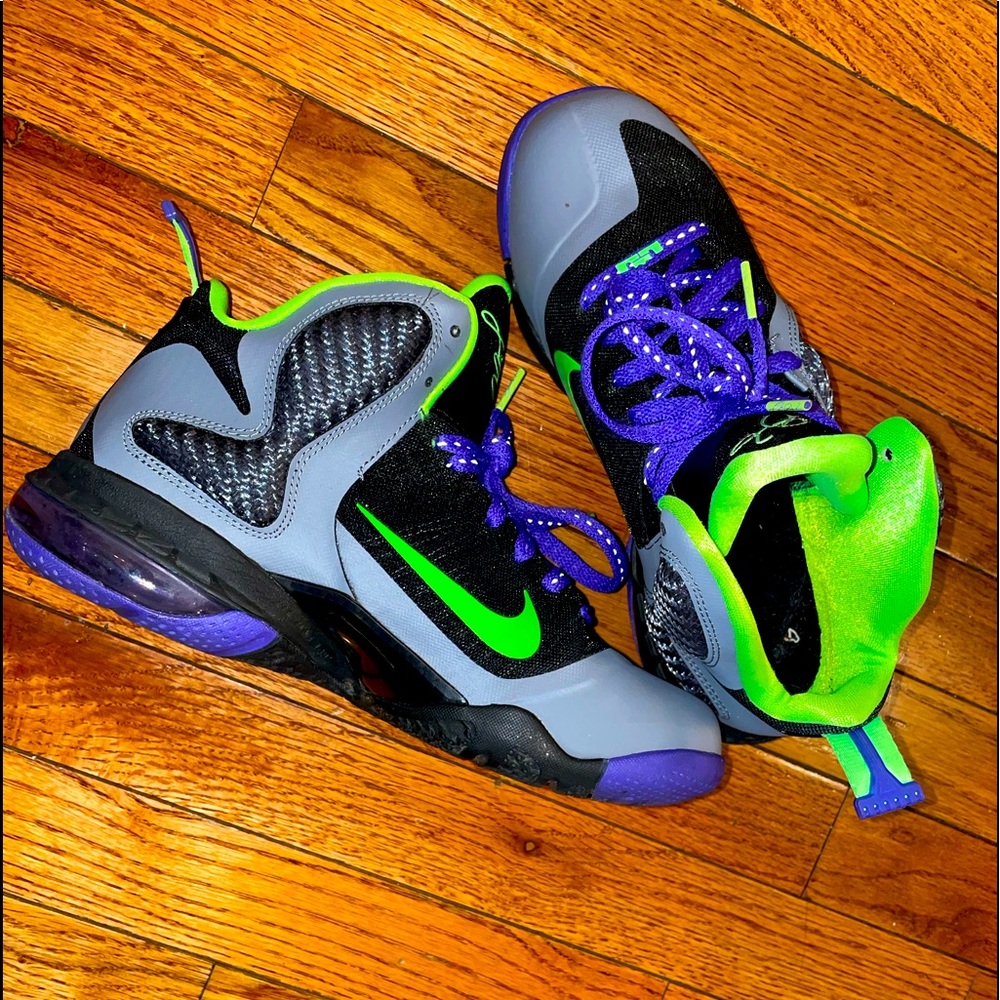 Nike LeBron 9GS “Black Electric Green Court Purple